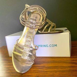 Light gold ankle strap sandals with rhinestone details (S24)